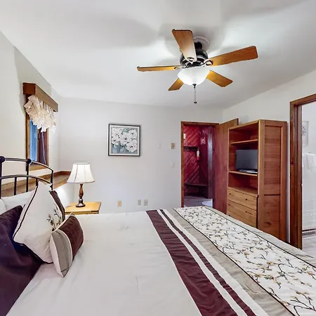 Crest 200F Apartment